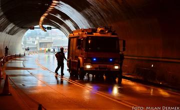 Cvičenie žilinských hasičov v tuneli Horelica v Čadci