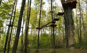 Lanový park Preles v Lesoparku Chrasť