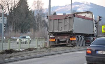 Nehoda kamiónu smerom na Rondel