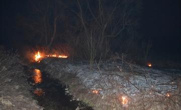 Požiar trávnatých porastov v Trnovom v sobotu 8.marca 2014