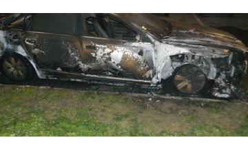 V Martine neznámy páchateľ podpálil motorové vozidlo